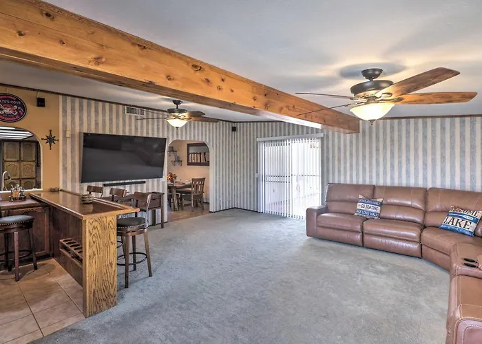 Holiday home 4 Mi To Havasu: Luxe W/ Outdoor Oasis