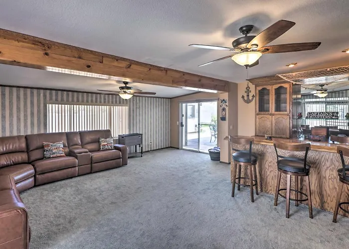 4 Mi To Havasu: Luxe W/ Outdoor Oasis Holiday home