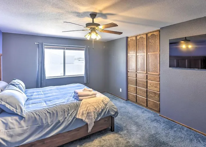 Holiday home 4 Mi To Havasu: Luxe W/ Outdoor Oasis Lake Havasu City