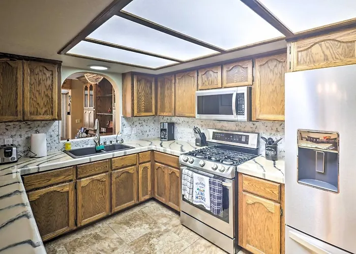 4 Mi To Havasu: Luxe W/ Outdoor Oasis *