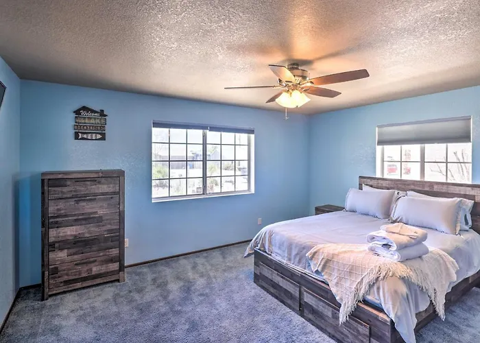 Holiday home 4 Mi To Havasu: Luxe W/ Outdoor Oasis Lake Havasu City