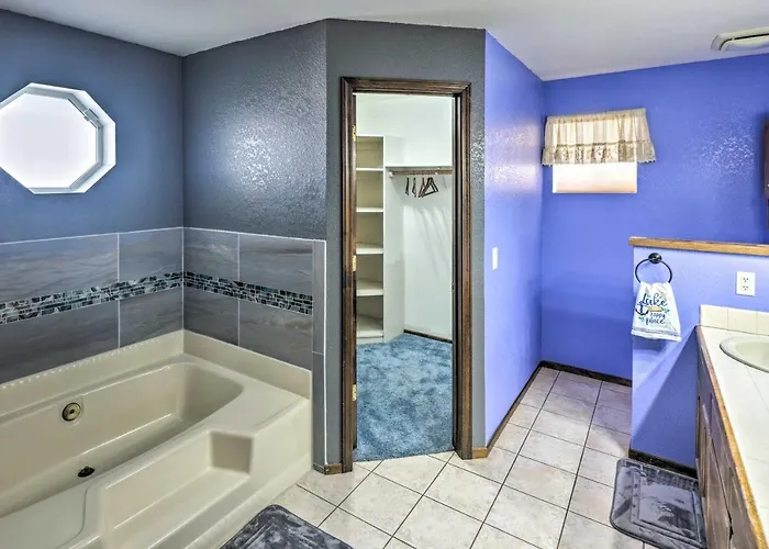 Holiday home 4 Mi To Havasu: Luxe W/ Outdoor Oasis