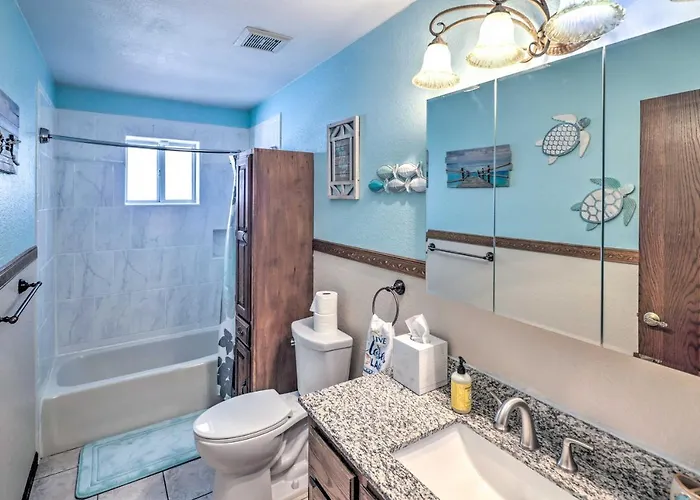 4 Mi To Havasu: Luxe W/ Outdoor Oasis Holiday home Lake Havasu City