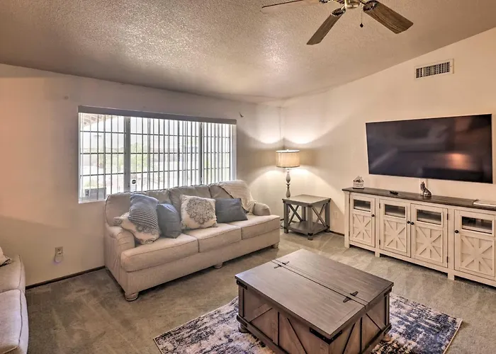 4 Mi To Havasu: Luxe W/ Outdoor Oasis *