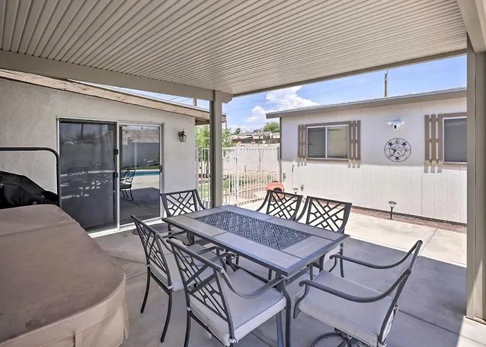 Holiday home 4 Mi To Havasu: Luxe W/ Outdoor Oasis Lake Havasu City