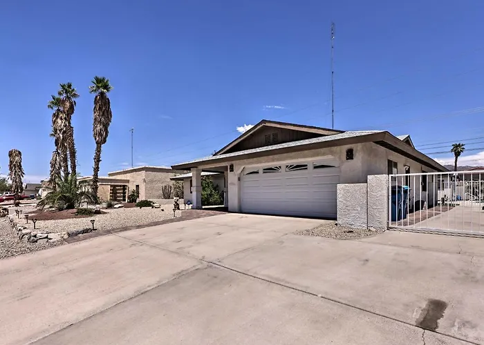 4 Mi To Havasu: Luxe W/ Outdoor Oasis Holiday home *