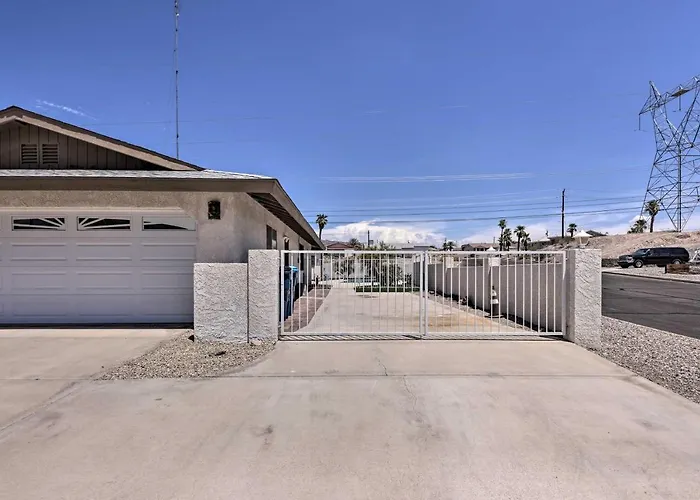 Holiday home 4 Mi To Havasu: Luxe W/ Outdoor Oasis