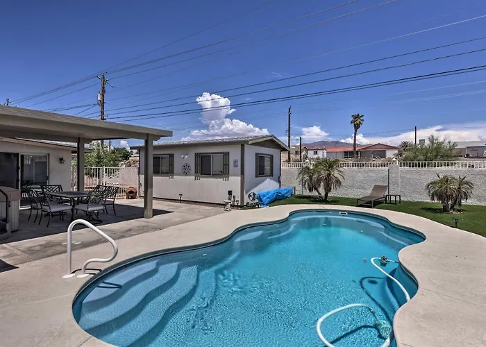 4 Mi To Havasu: Luxe W/ Outdoor Oasis Holiday home *